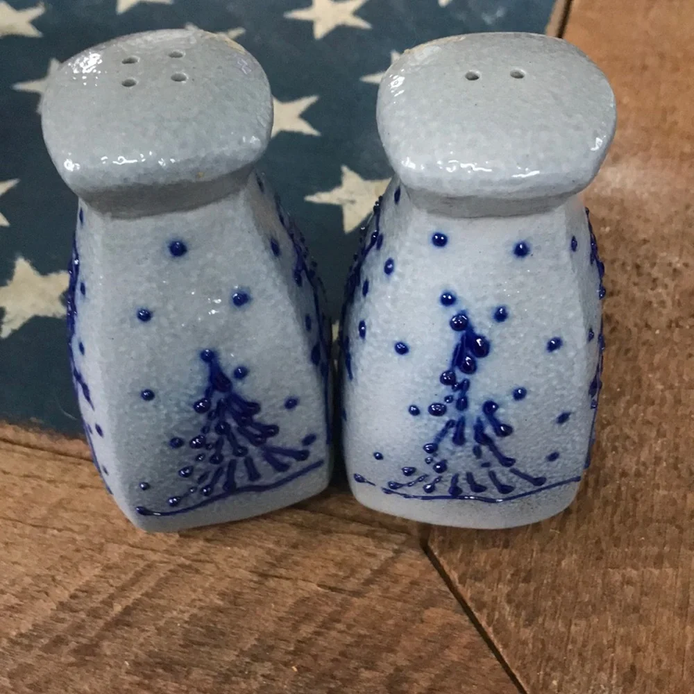 Winter pottery salt & pepper shakers